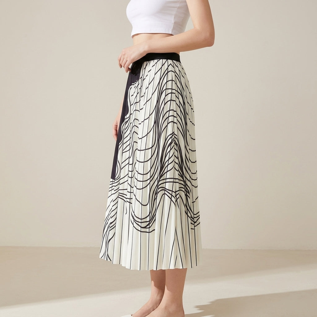 Swirl Pleated Skirt in Black