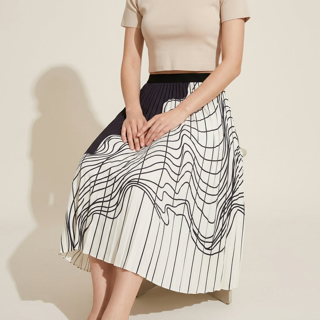 Swirl Pleated Skirt in Black